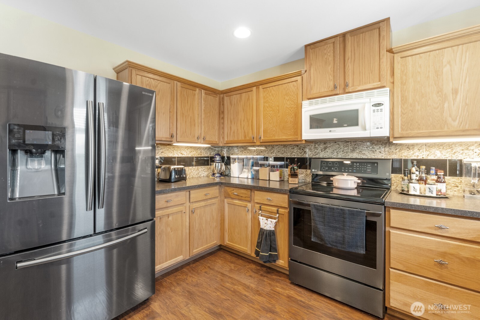 308 Easy Street Rainier, WA 98576 - Photo 11 of 39