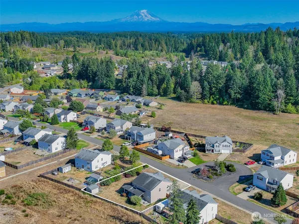 $579,000 | 308 Easy Street, Rainier, WA 98576