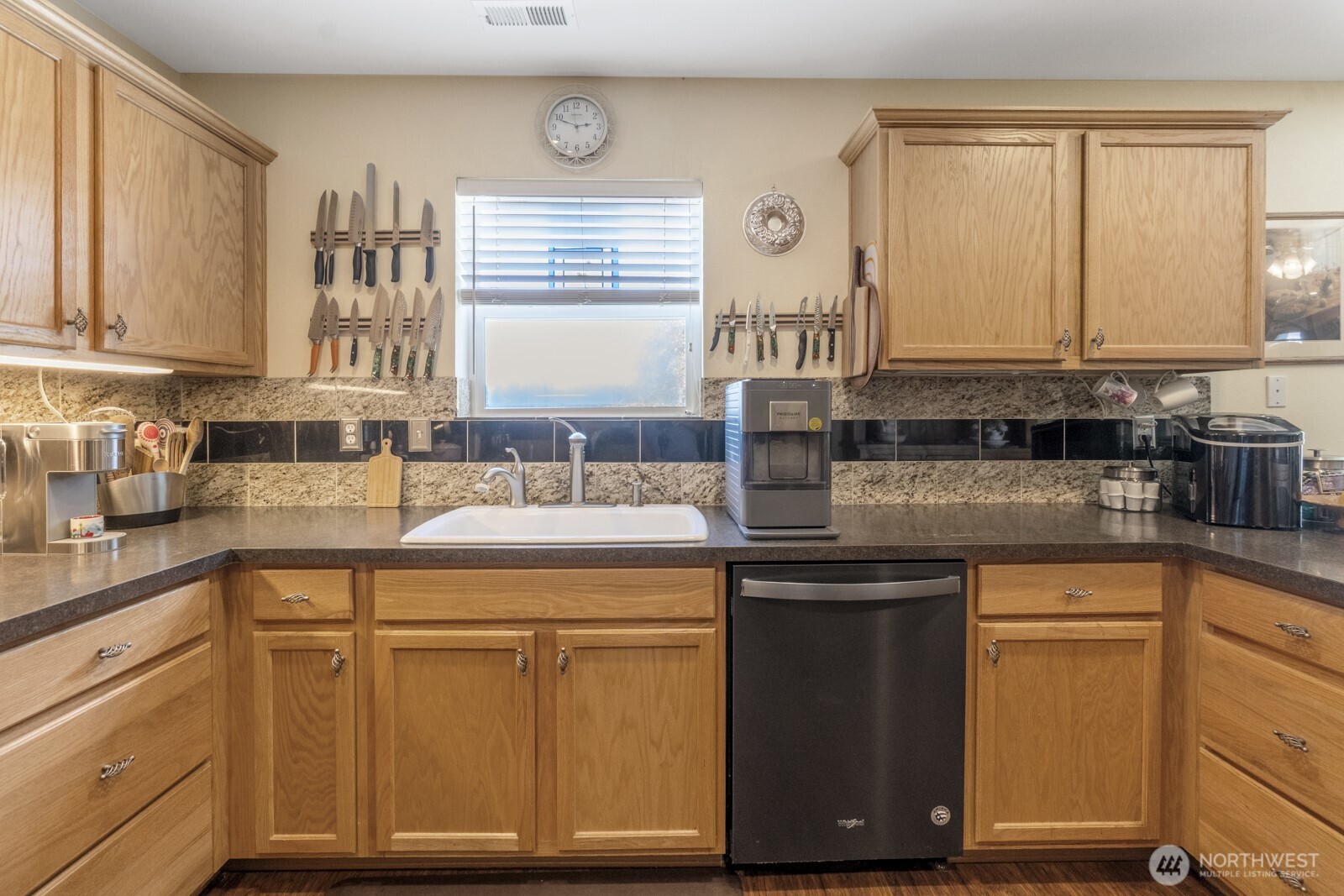 308 Easy Street Rainier, WA 98576 - Photo 10 of 39