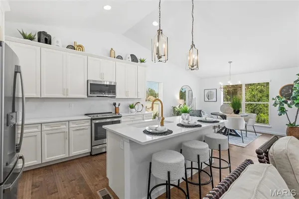 $293,900 | 2 Aspen Ii At Parkview Manors, Pacific, MO 63069