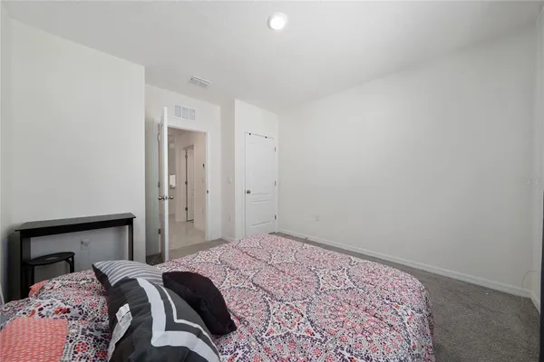 $355,000 | 955 Bear Hammock Drive, Umatilla, FL 32784