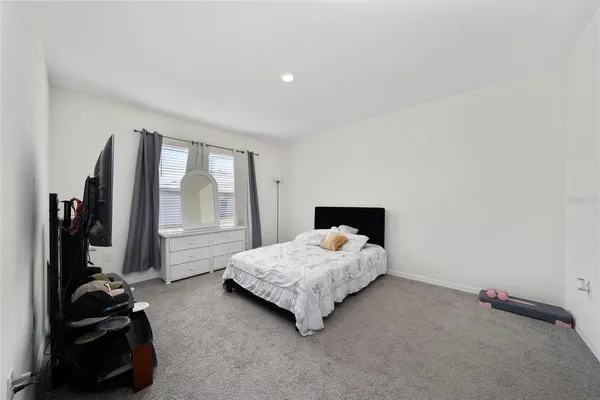 $355,000 | 955 Bear Hammock Drive, Umatilla, FL 32784