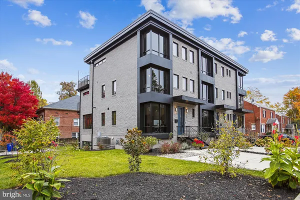 $7,500 | 869 North Burlington Street, Arlington, VA 22203