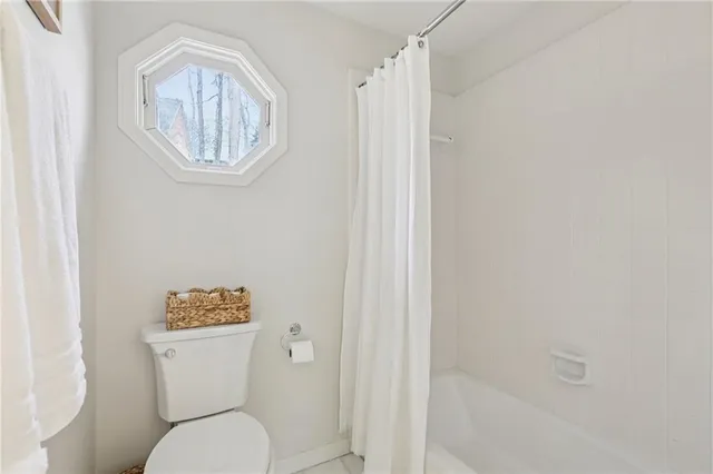 $950,000 | 7 9th Green Drive, Roswell, GA 30076