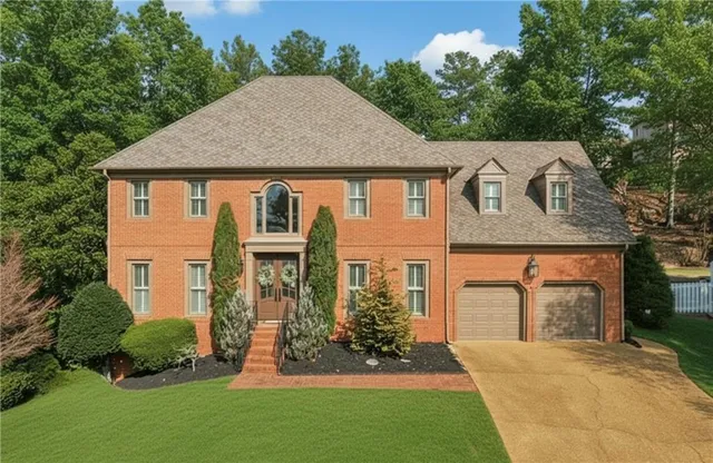 $950,000 | 7 9th Green Drive, Roswell, GA 30076
