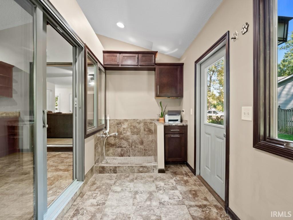 9731 Mariners Ridge Drive Fort Wayne, IN 46819 - Photo 15 of 35