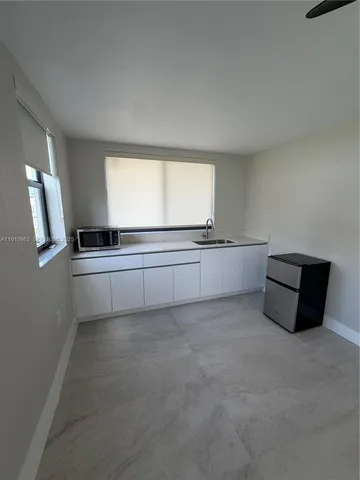 $1,450 | 7330 Southwest 11th Street, Unit EFFICIENCY, Miami, FL 33144