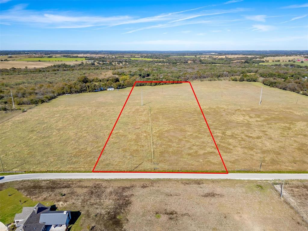 2 County Road 410 Road Alvarado, TX 76009 - Photo 2 of 11 a view of an ocean