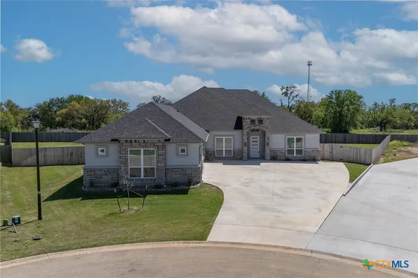 $684,000 | 116 Vista De Luna Lane, Belton, TX 76513