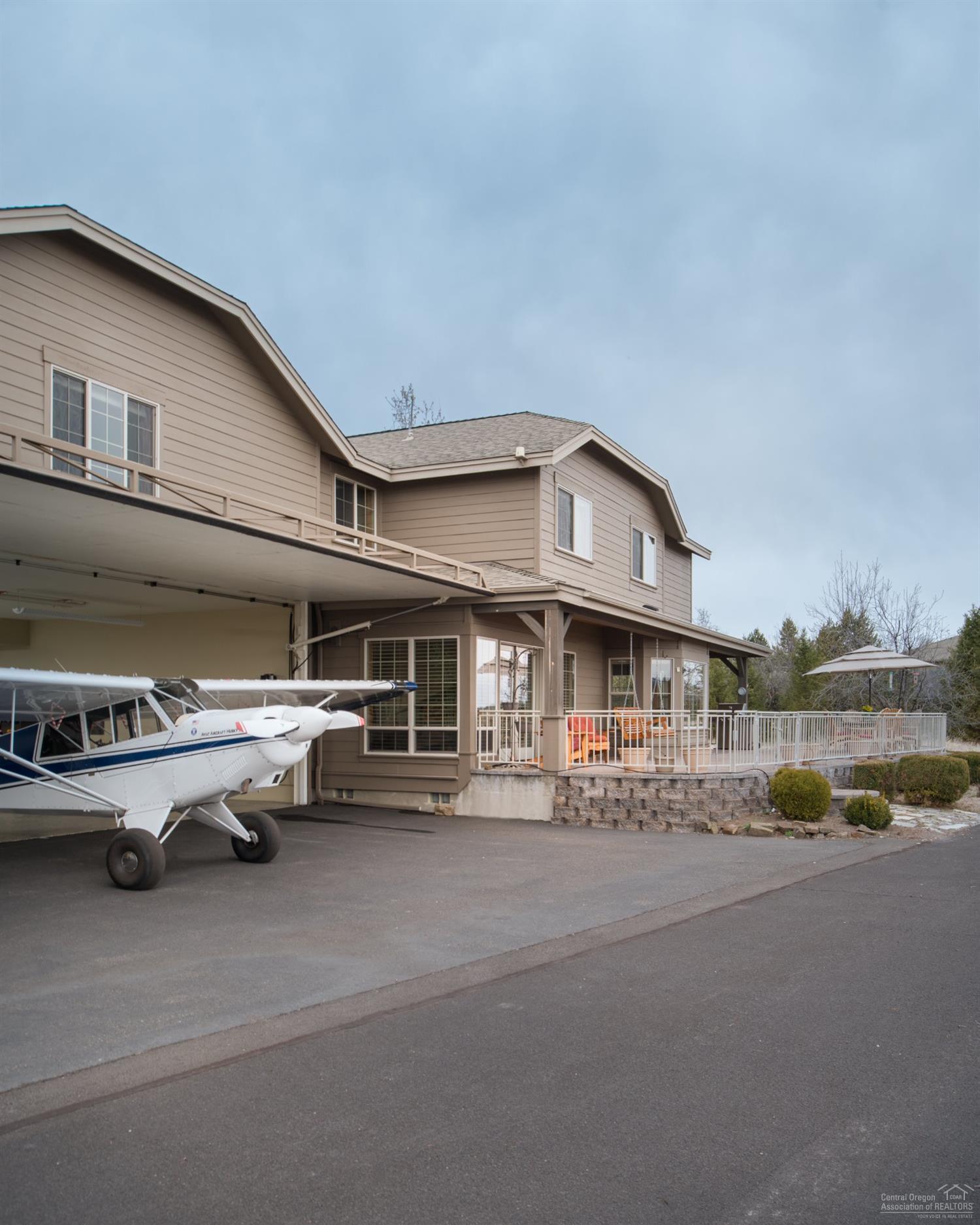 56902 River Road Sunriver, OR 97707 - Photo 3 of 24 Enjoy flying in to your Sunriver home fo