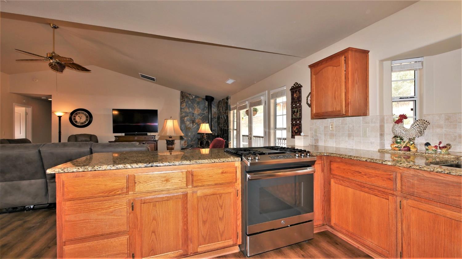 43326 Leach Road Ahwahnee, CA 93601 - Photo 15 of 37 Gallery Image 15
