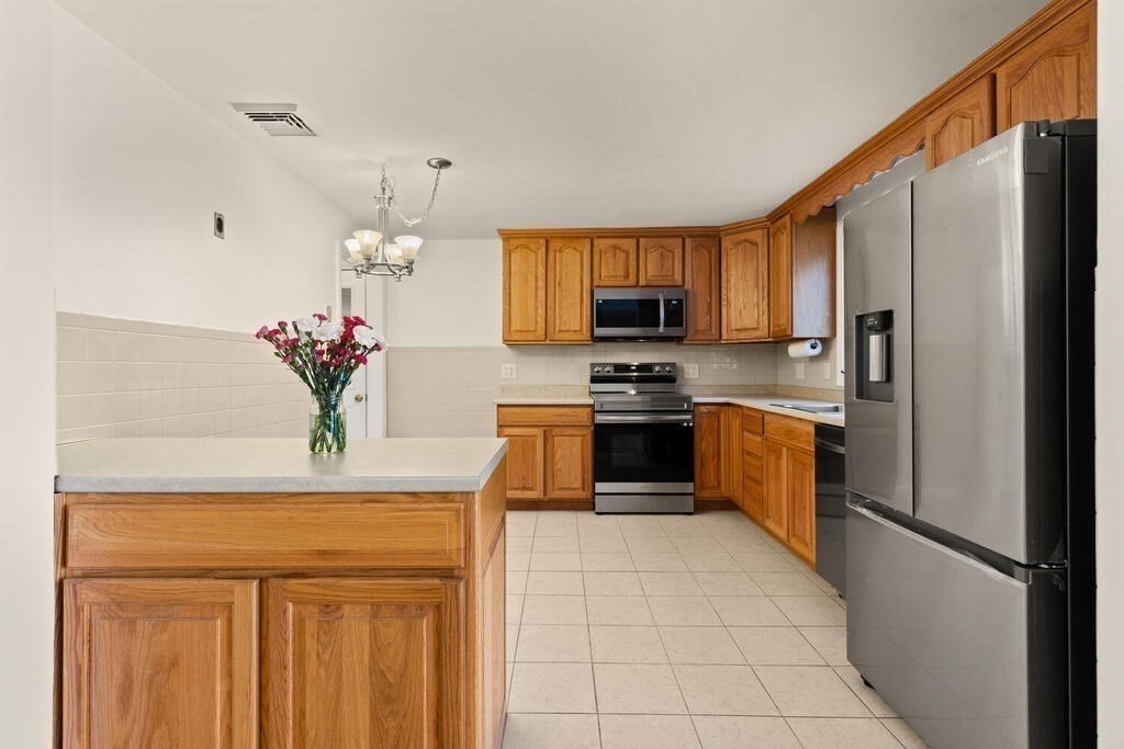 815 Great Road Stow, MA 01775 - Photo 11 of 32