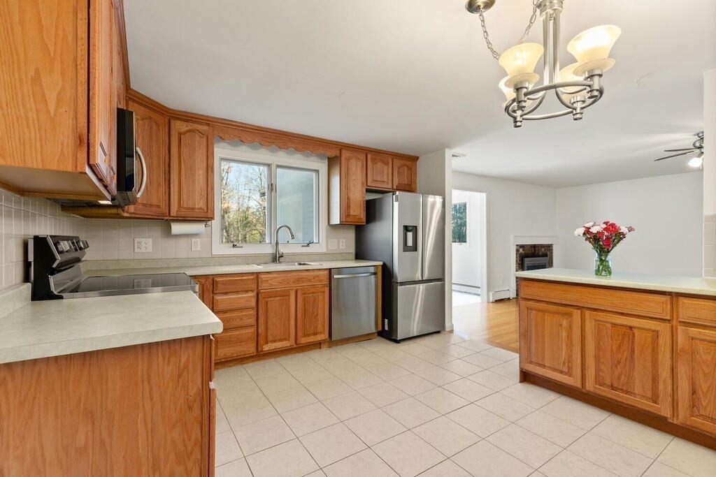 815 Great Road Stow, MA 01775 - Photo 14 of 32