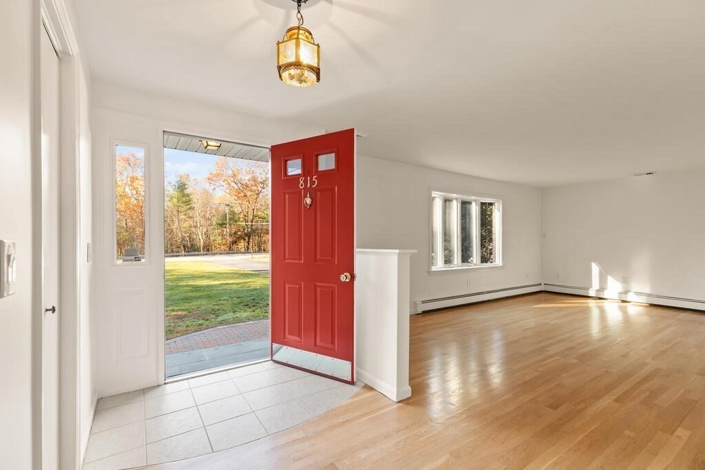 815 Great Road Stow, MA 01775 - Photo 4 of 32