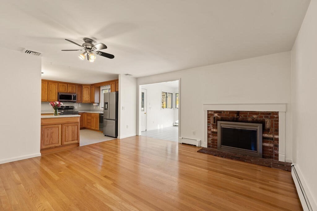 815 Great Road Stow, MA 01775 - Photo 8 of 32