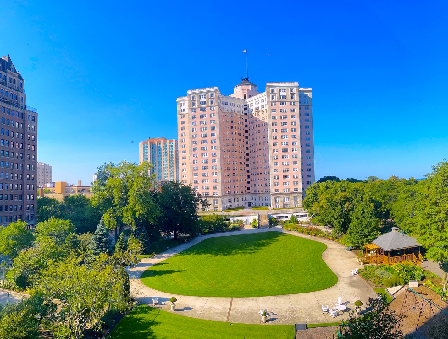 5455 North Sheridan Road, Unit 603 Chicago, IL 60640 - Photo 3 of 10 Gallery Image 3