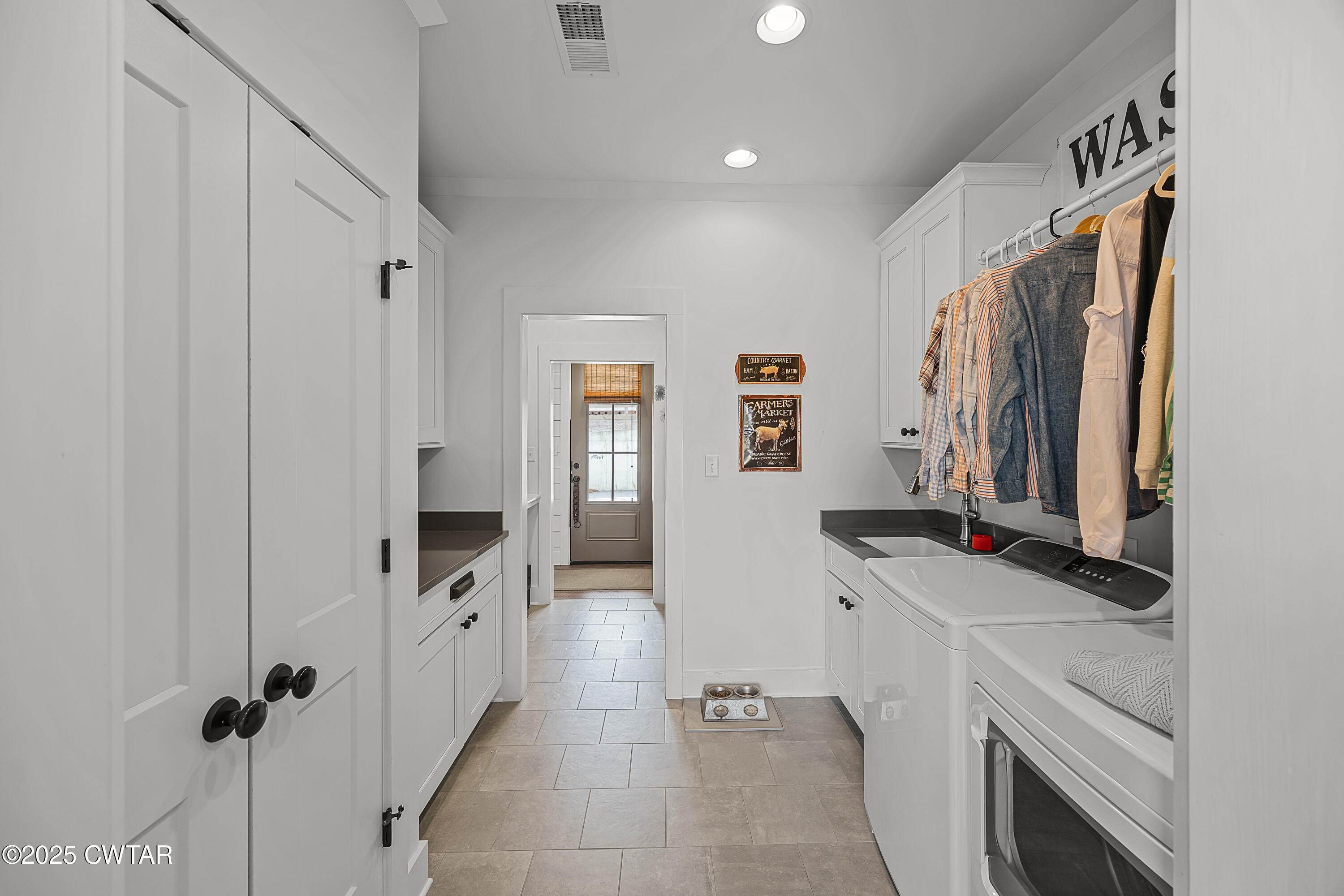 101 Morgan Street Jackson, TN 38301 - Photo 17 of 24 a view of a kitchen with appliances and cabinets