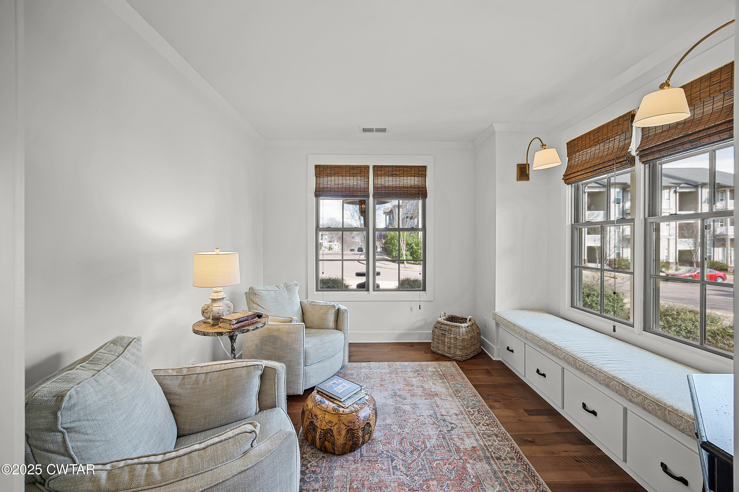 101 Morgan Street Jackson, TN 38301 - Photo 4 of 24 a living room with furniture and a large window