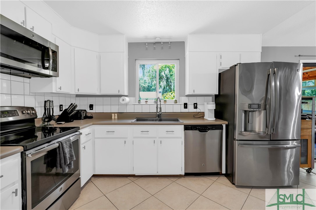 818 Sandtown Road Savannah, GA 31410 - Photo 17 of 37