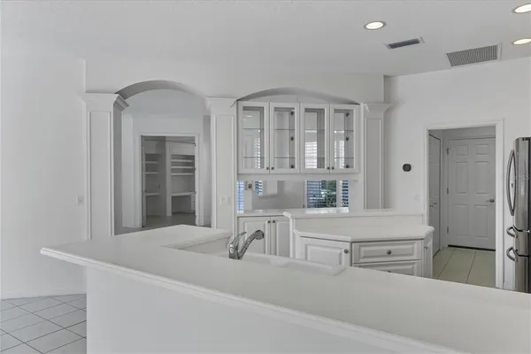 $4,950 | 8501 Park Shore Lane, Sarasota, FL 34238
