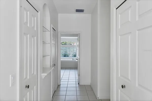 $4,950 | 8501 Park Shore Lane, Sarasota, FL 34238