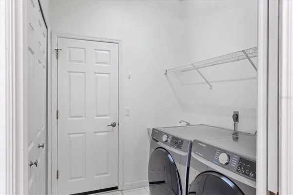 $4,950 | 8501 Park Shore Lane, Sarasota, FL 34238