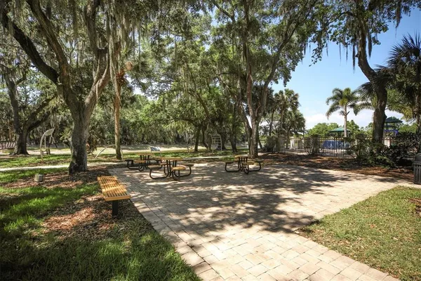 $4,950 | 8501 Park Shore Lane, Sarasota, FL 34238