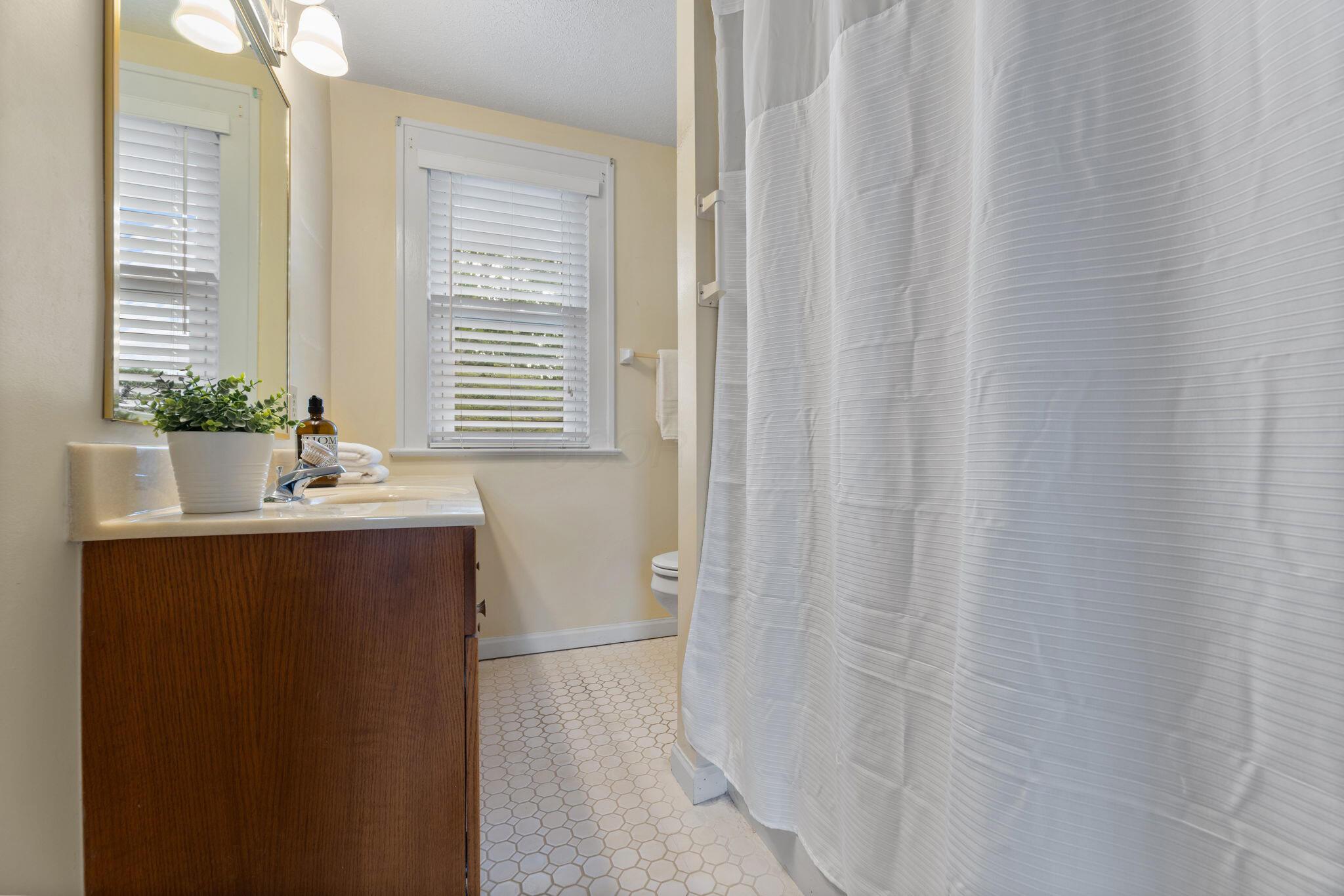 206 Jefferson Road Newark, OH 43055 - Photo 28 of 39 Full Bath