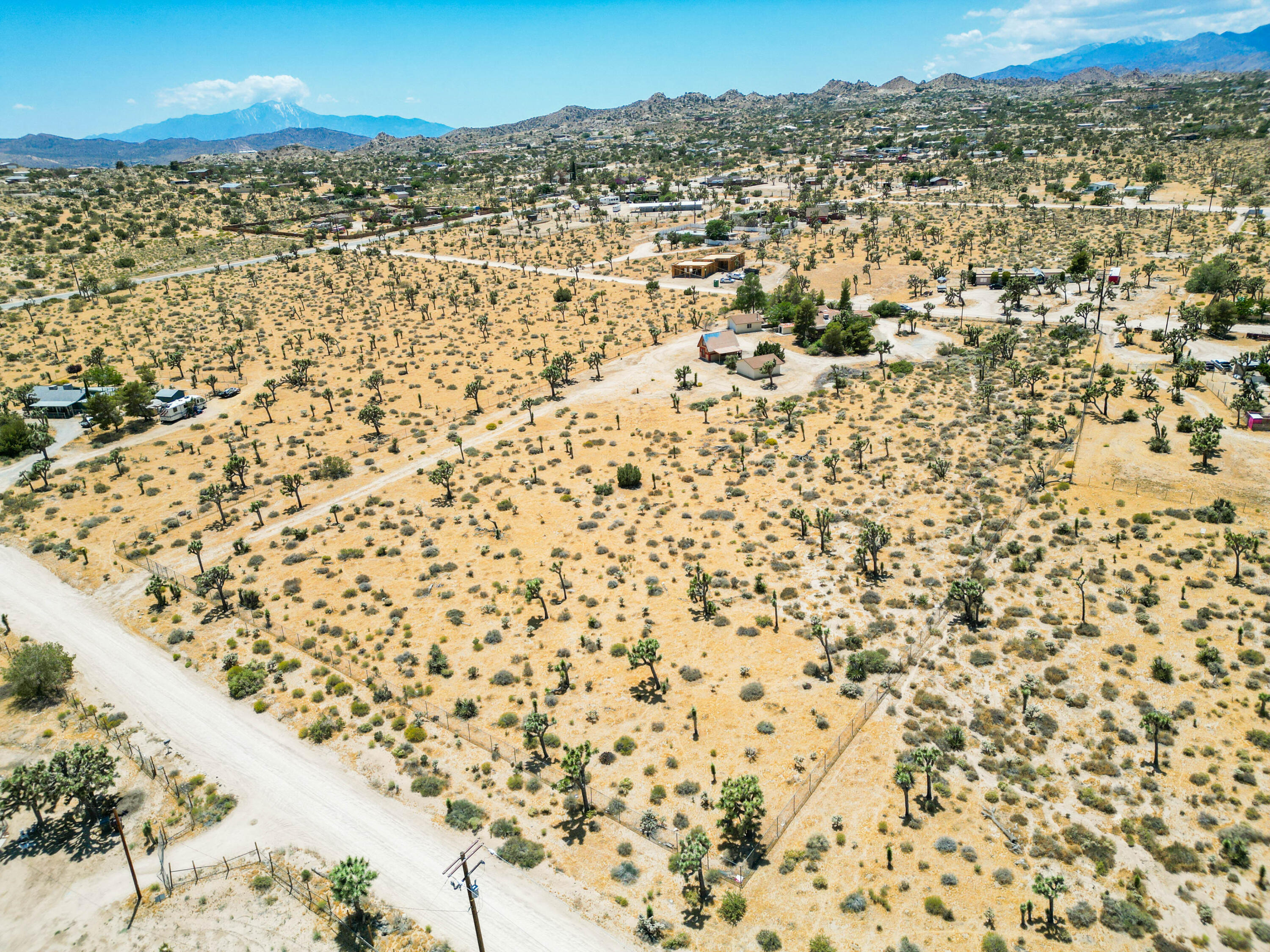 5260 Roberts Road Yucca Valley, CA 92284 - Photo 11 of 61 DJI_0088