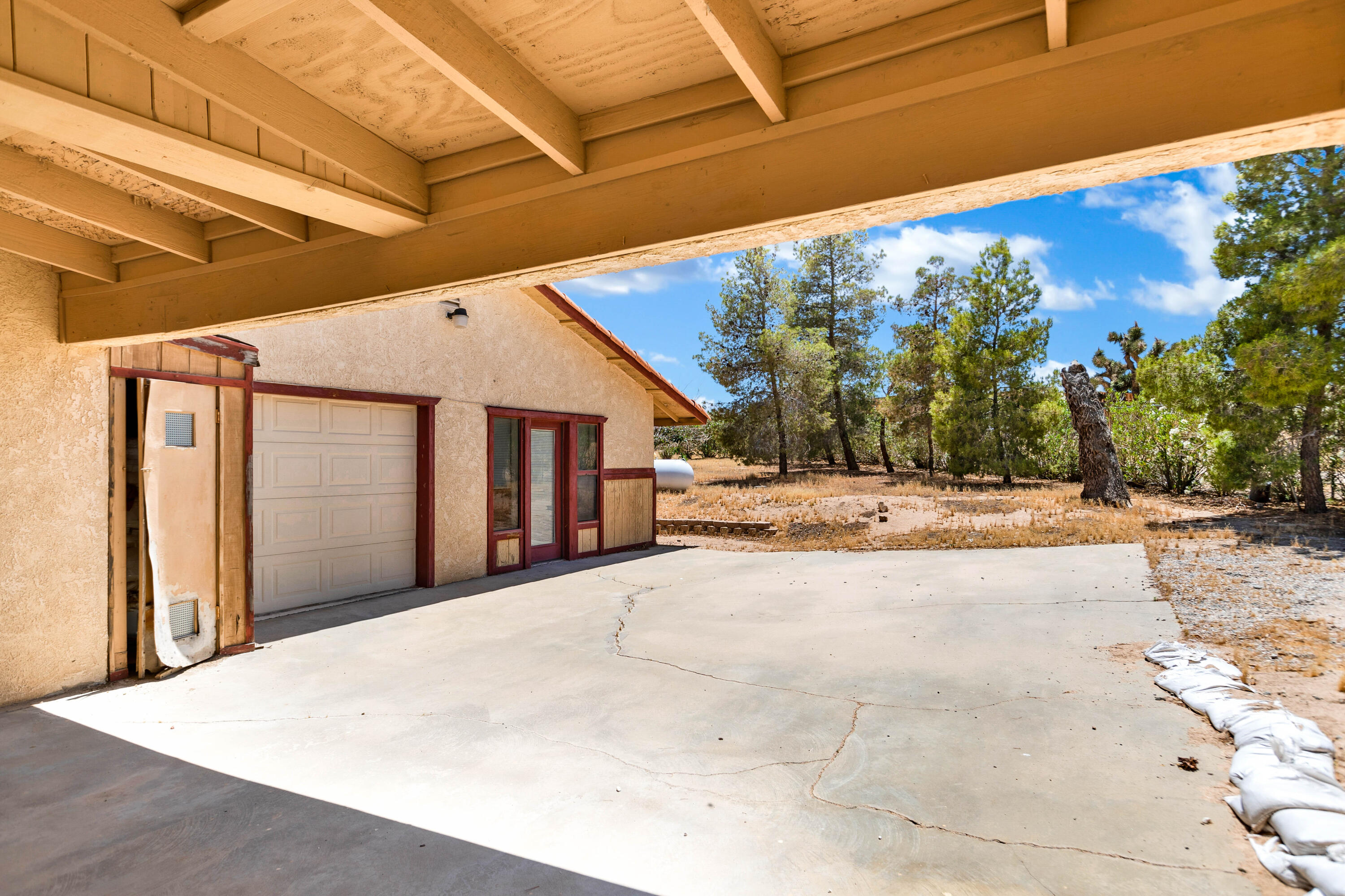 5260 Roberts Road Yucca Valley, CA 92284 - Photo 23 of 61 A78I6851