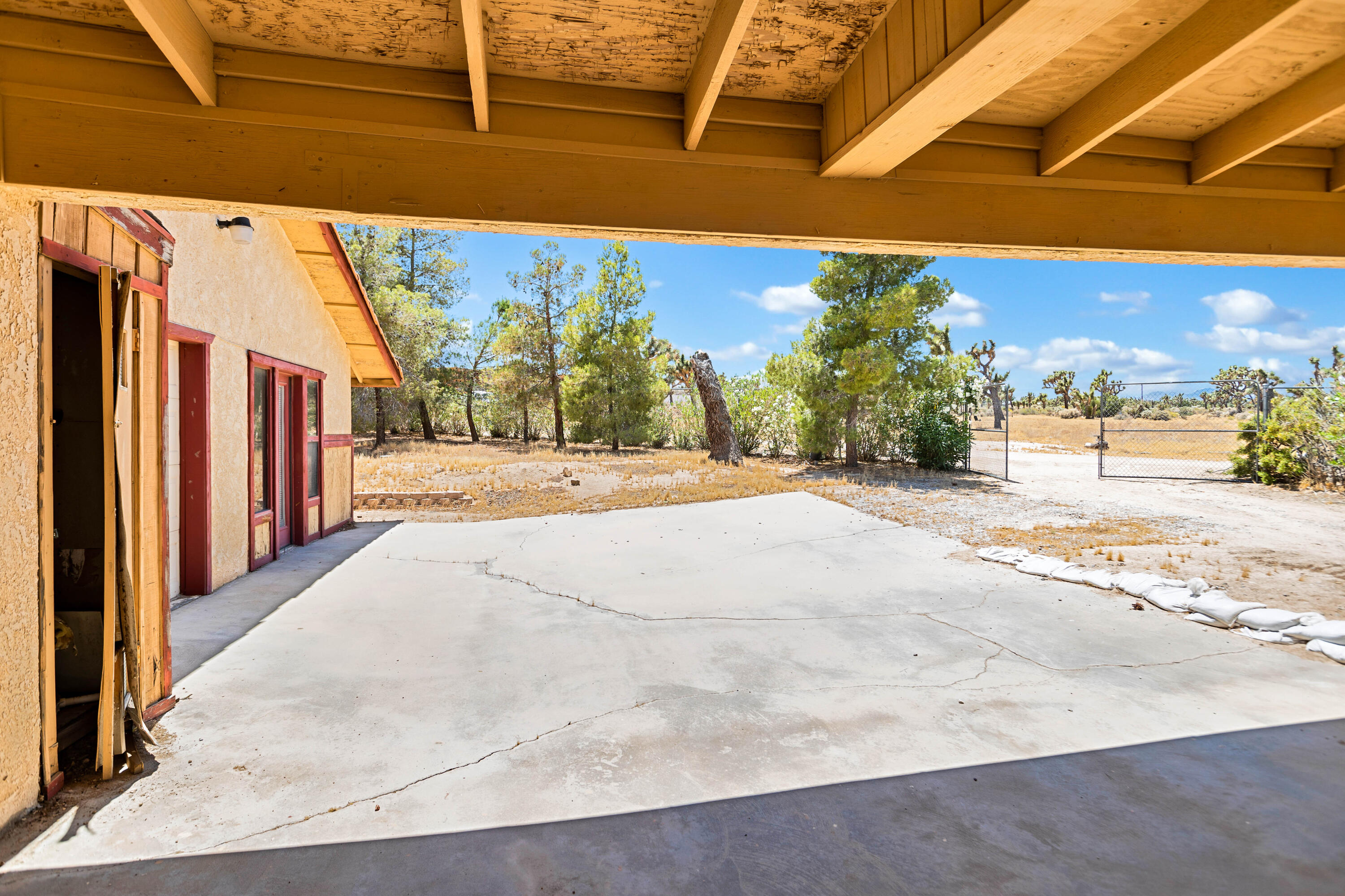5260 Roberts Road Yucca Valley, CA 92284 - Photo 26 of 61 A78I6846