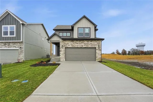 $375,911 | 1312 Southeast Windbreak Drive, Lee's Summit, MO 64082