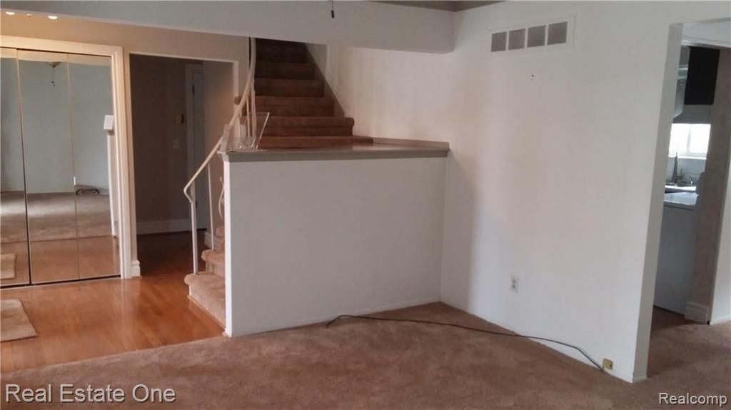 14 Foxboro Drive Rochester Hills, MI 48309 - Photo 7 of 20