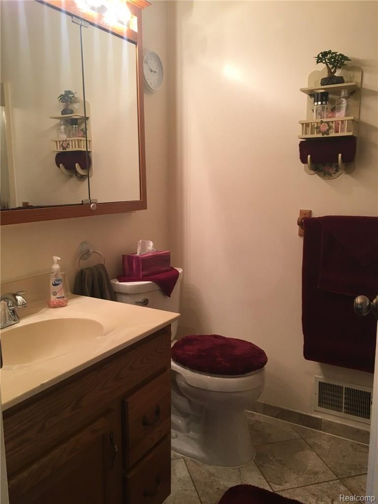 8433 Lamoreaux Road Fowlerville, MI 48836 - Photo 19 of 29 01fdffe4518ab2fa327ed4f41f2c0d5df07534804c.jpg
