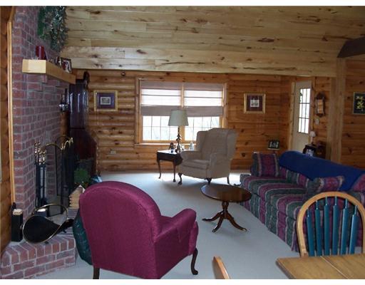400 Hobbs Run Road Mount Morris, PA 15349 - Photo 7 of 18 Living Room.