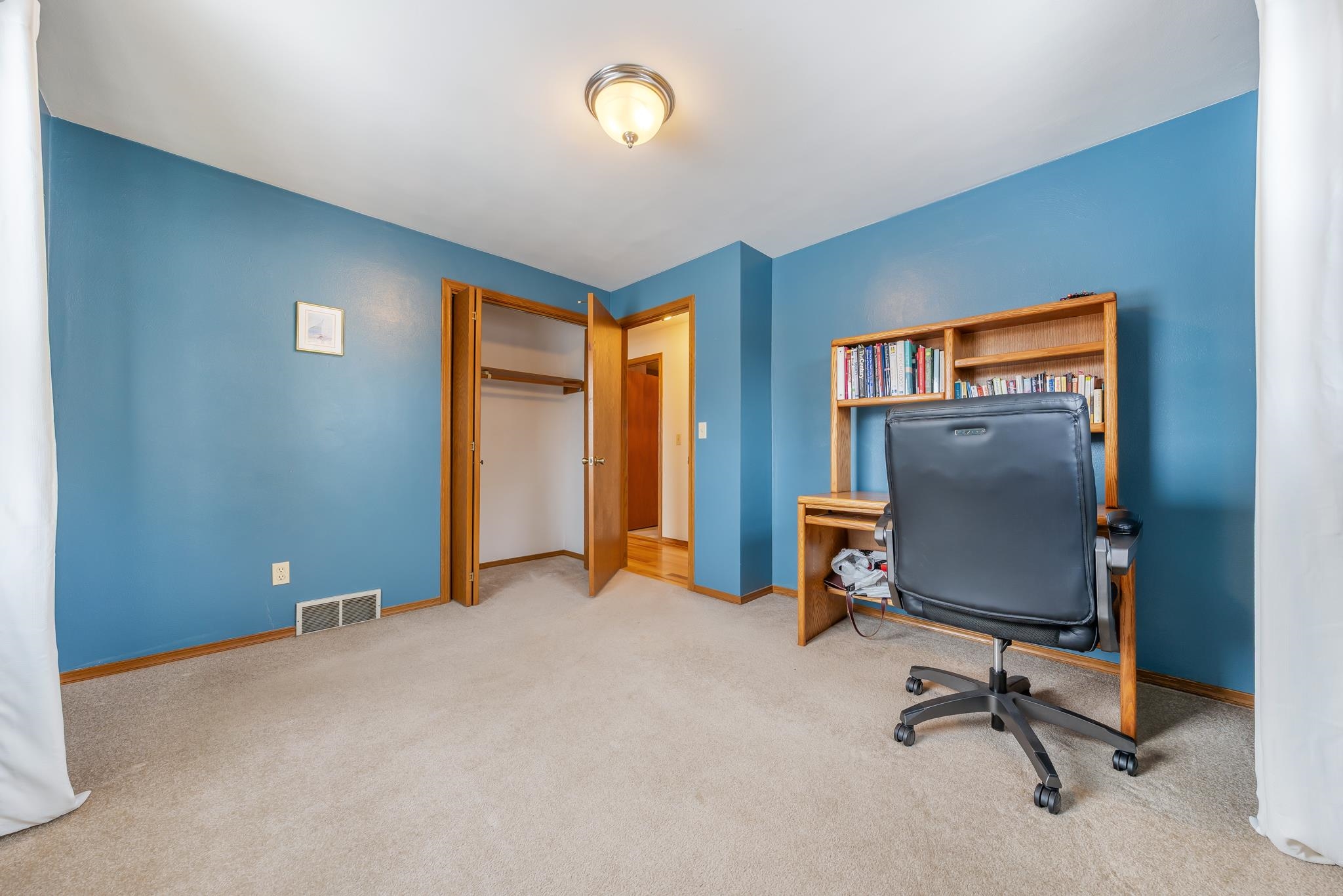 1253 Meadowview Drive Menasha, WI 54952 - Photo 17 of 35