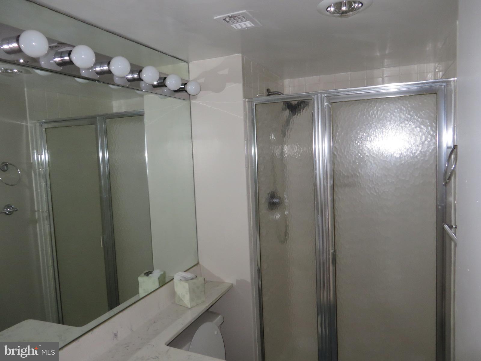 1515 South Arlington Ridge Road, Unit 703 Arlington, VA 22202 - Photo 16 of 28 Bath