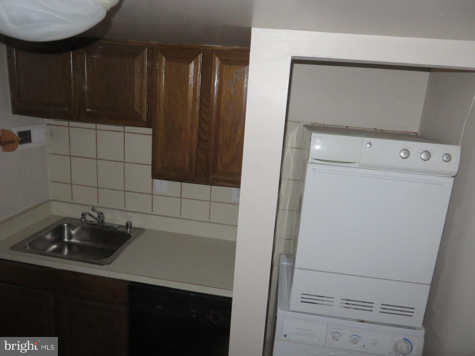 1515 South Arlington Ridge Road, Unit 703 Arlington, VA 22202 - Photo 25 of 28 Kitchen