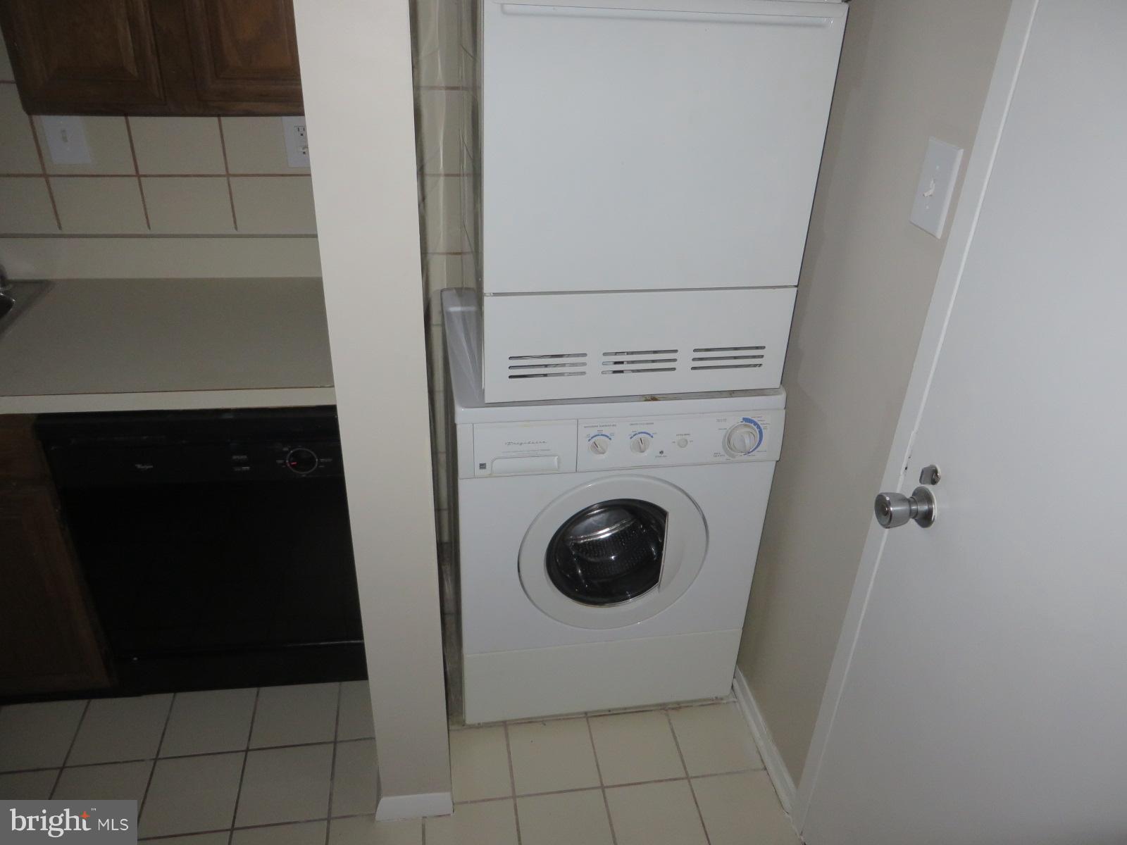 1515 South Arlington Ridge Road, Unit 703 Arlington, VA 22202 - Photo 26 of 28 Kitchen