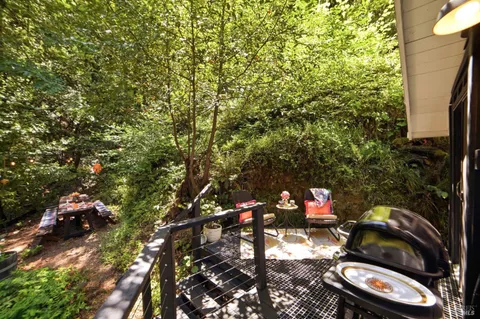 $499,000 | 14993 Merry Lane, Guerneville, CA 95446