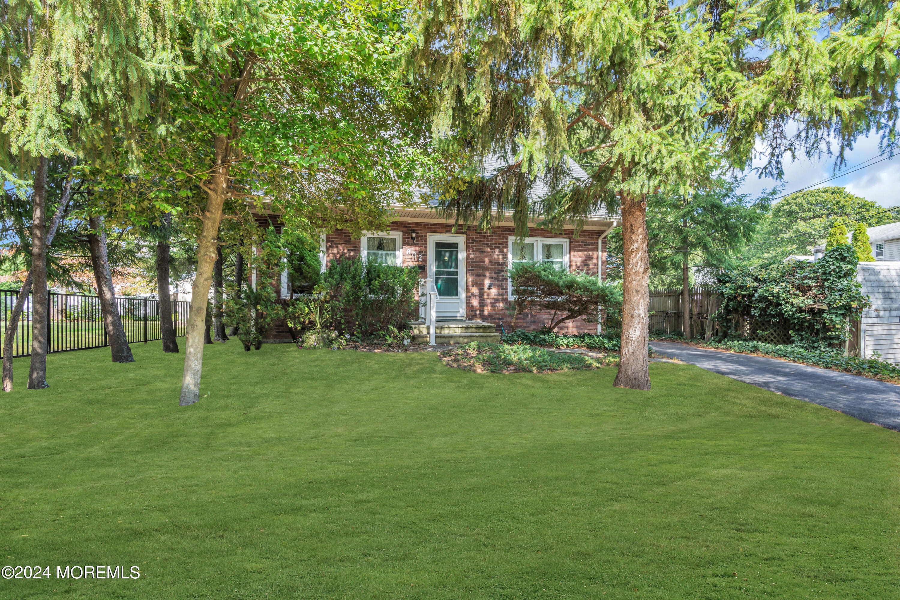 802 Oak Road Brielle, NJ 08730 - Photo 2 of 27 dsc05047-1_392