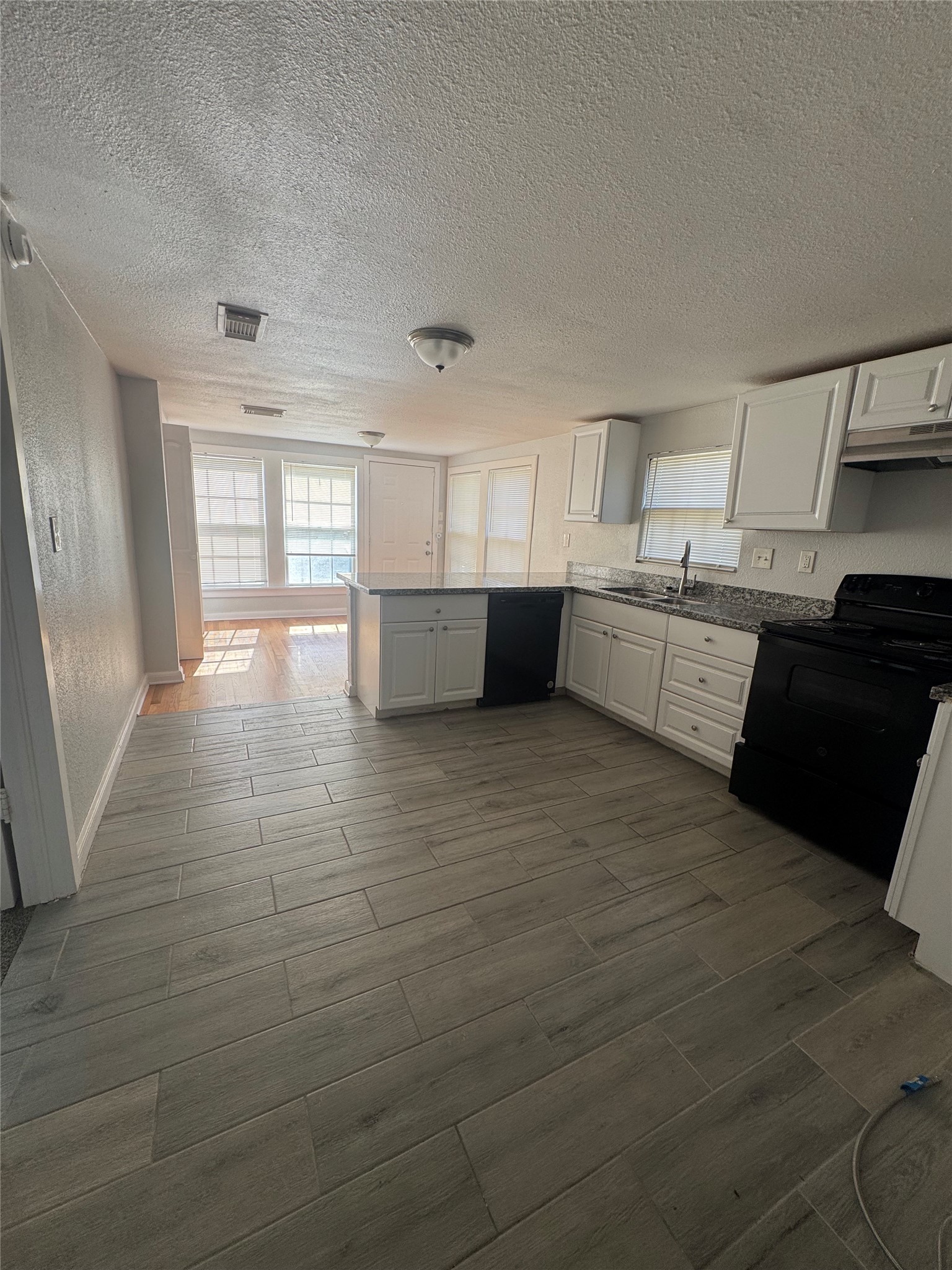 512 Rice Street Angleton, TX 77515 - Photo 4 of 14