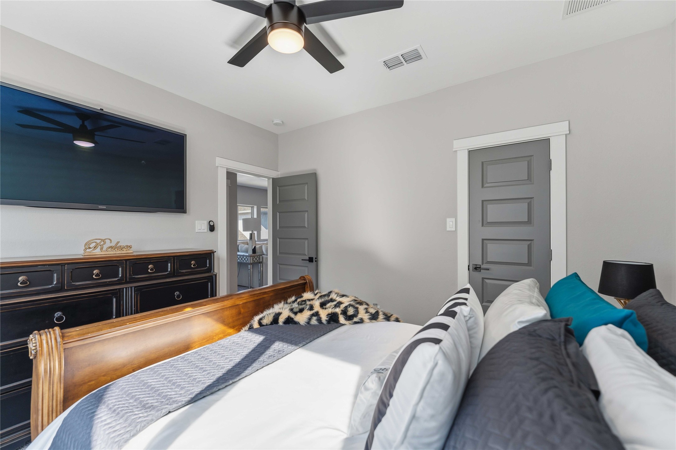 1717 Lindsey Ridge Drive Houston, TX 77055 - Photo 12 of 30