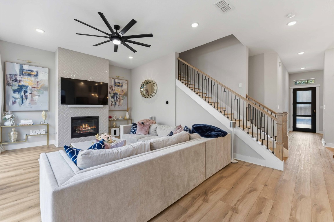 1717 Lindsey Ridge Drive Houston, TX 77055 - Photo 3 of 30