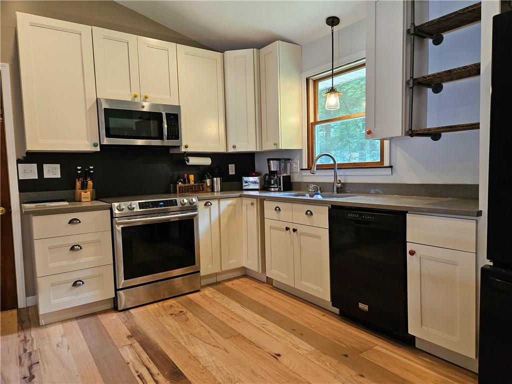 350 Mahood Road Butler, PA 16001 - Photo 6 of 26 Gallery Image 6