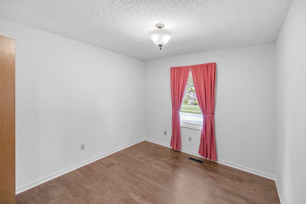 2848 Primrose Lane Decatur, IL 62526 - Photo 15 of 29
