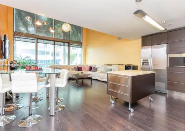 $5,400 | 6000 Collins Avenue, Unit 146, Miami Beach, FL 33140