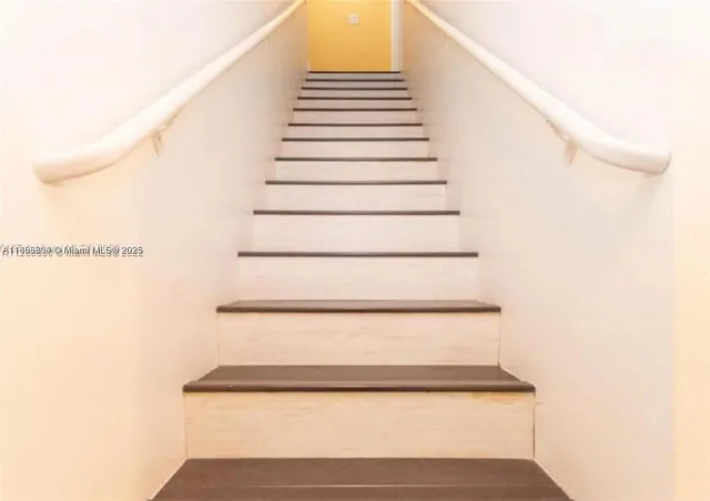 $5,400 | 6000 Collins Avenue, Unit 146, Miami Beach, FL 33140