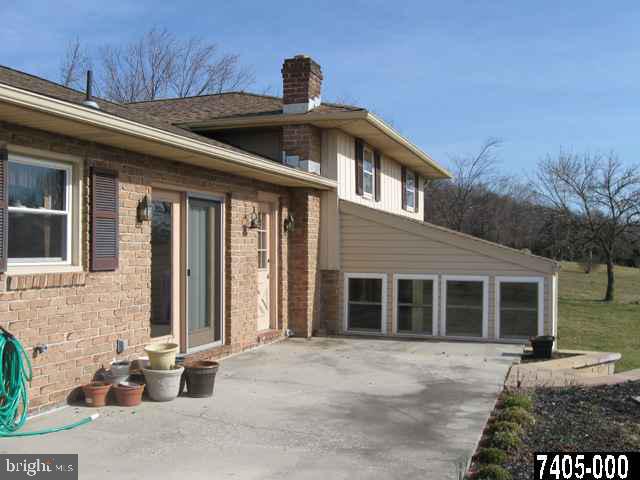 5072 Walters Hatchery Road Spring Grove, PA 17362 - Photo 6 of 24 Gallery Image 6