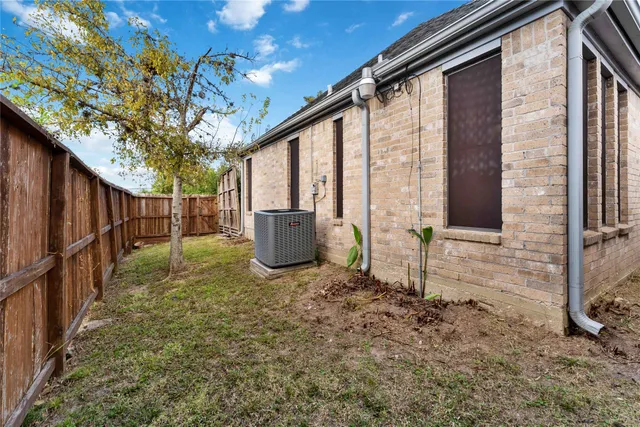 $240,000 | 1914 Mosa Creek Court, Houston, TX 77017